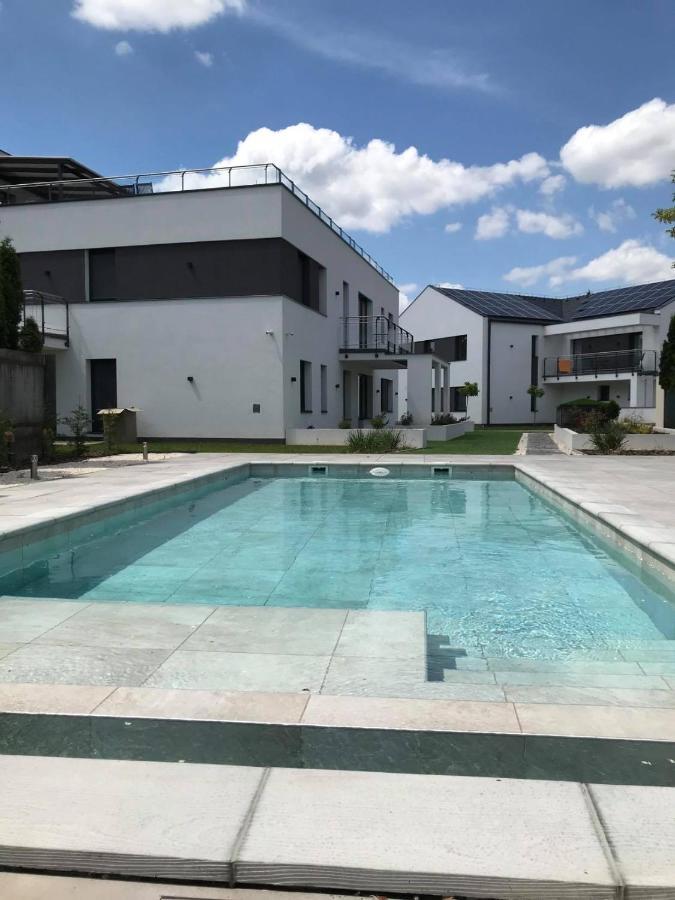 Oasis Residence Hajdúszoboszló Buitenkant foto